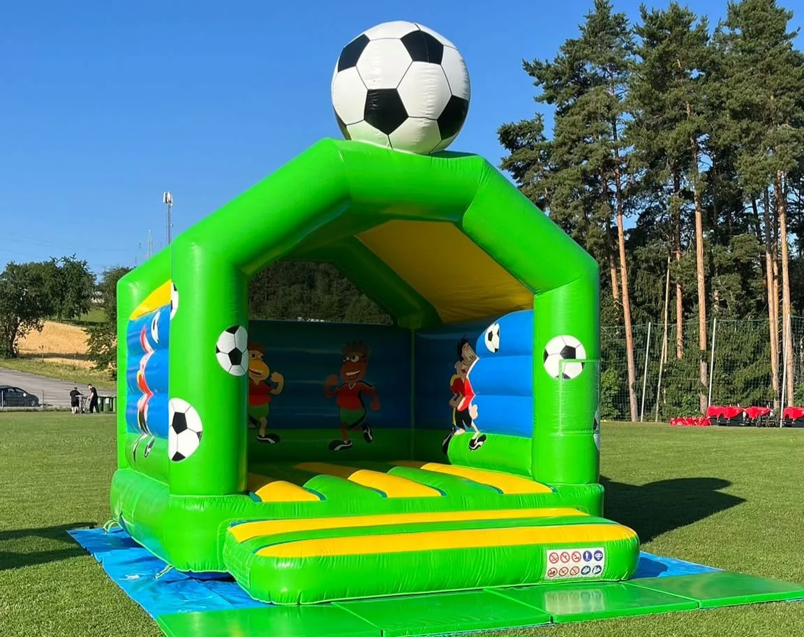 Hüpfburg Fußball
